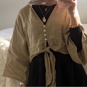 Zara long sleeve cropped button up tie front top